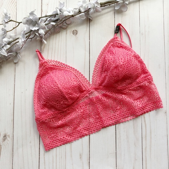 Victoria's Secret Other - 2/$25 ❤️ Victoria's Secret Padded V-Neck Bralette